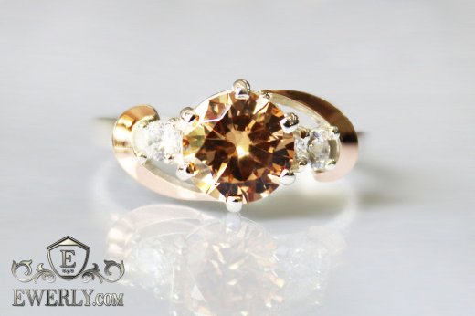 Кольцо из серебра с камнем (цвет - шампань), фото