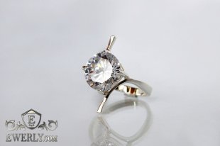 Women's ring of sterling silver with stones, фото