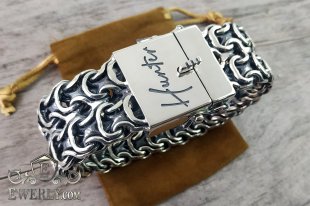 Огромный мужской браслет из серебра, фото