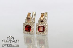 Серебряные серьги с золотыми вставками и фианитами (гранатовый цвет), фото