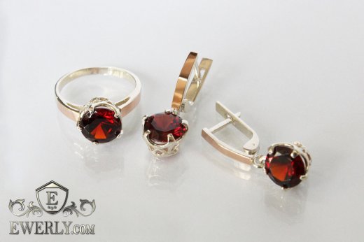 Набор: серебряное кольцо с серьгами (золотые вставки), фото