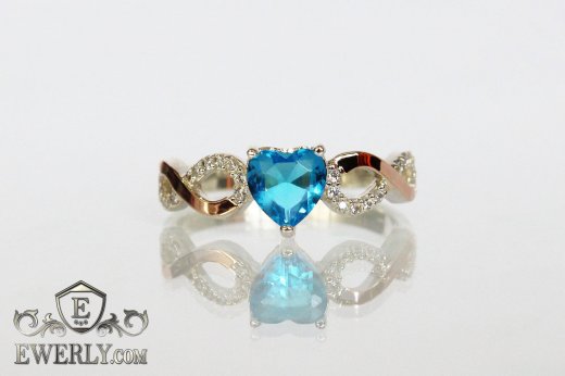 Кольцо из серебра с сердцем из голубого камня, фото