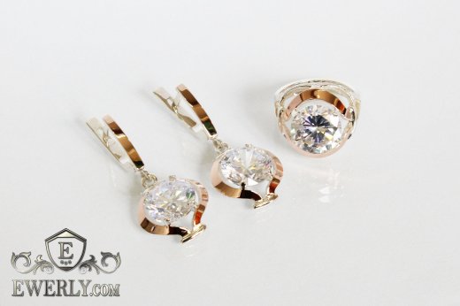 Женский комплект с белыми камнями: серёжки и кольцо, фото